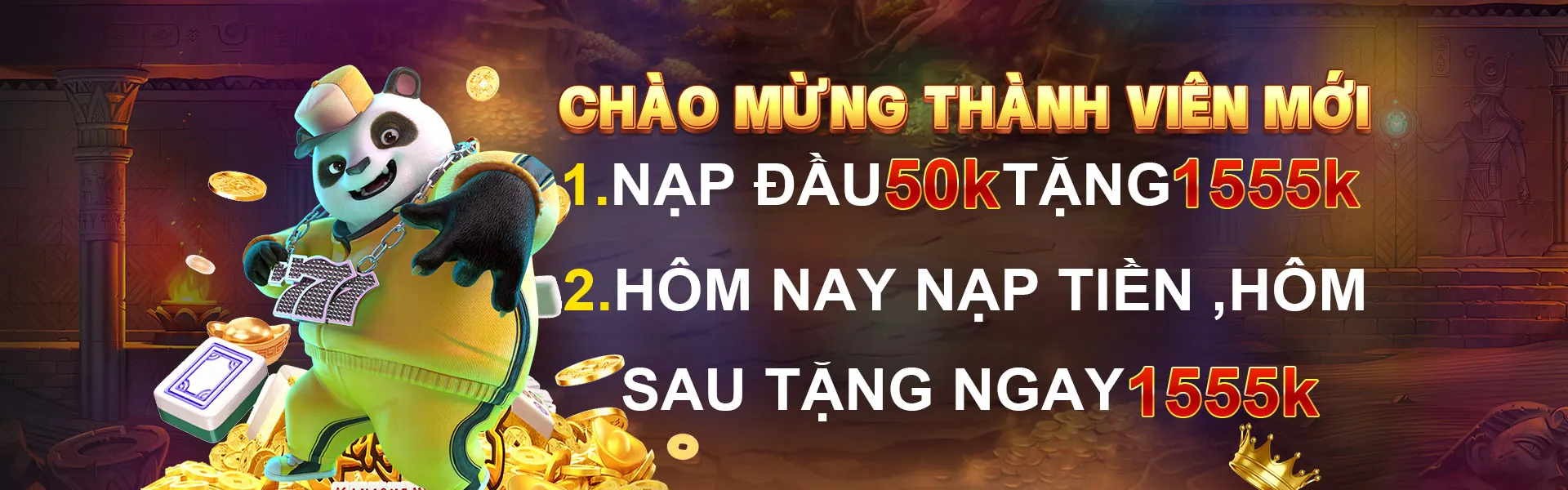 Một trận đấu gà kịch tính với hai chiến kê đang giao chiến trên sàn đấu, ánh sáng sân khấu tập trung, thể hiện sự căng thẳng và hấp dẫn của cá cược đấu gà trực tuyến tại b888 nổ hũ, với tông màu xanh vàng chủ đạo.